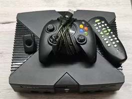 Xbox Classic mit Controller & DVD-Fernb