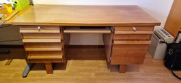 Bürotisch