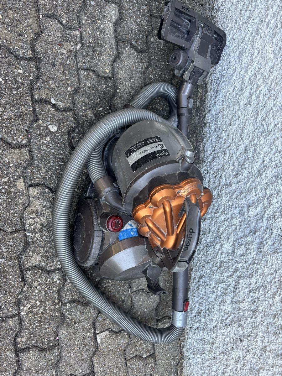 Dyson Aspirateurs & Accessoires: Staubsauger Dyson DC29 defekt – Défectueux à Tavannes par Phildan76 1