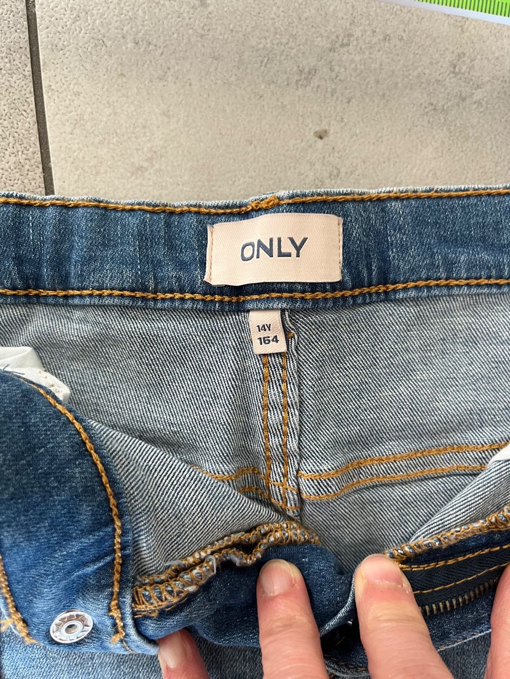 Only Pantaloni: ONLY Jeans Shorts, Gr. 164 – Usato da Bottenwil venduto da tob_f5yd 1