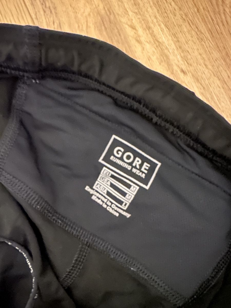 Pantaloni: Gore Rennradhose kurz oder Trainingshose – Usato da Kriens venduto da saleworld 1