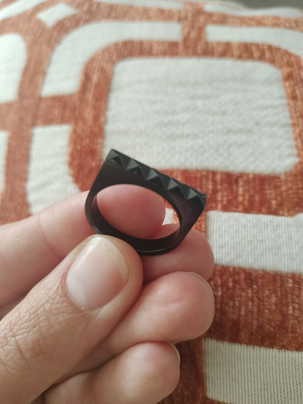 Calvin Klein Anelli: Bague noire Calvin Klein – Usato da Massongex venduto da Amel16 2
