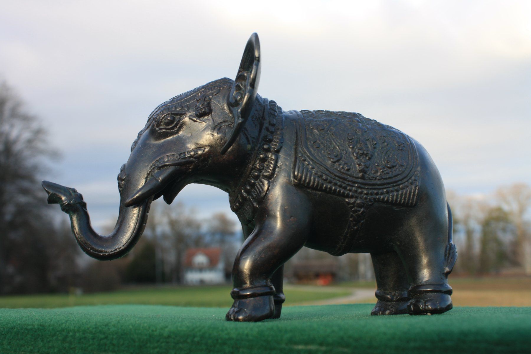 Skulpturen & Statuen: alter Bronze Bronzeguss Elefant Figur Skulptur – Gebraucht aus Egnach von  4