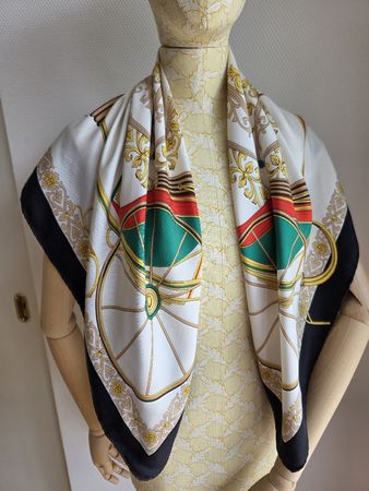 Vintage CELINE Paris Seidentuch – 86 × 86 