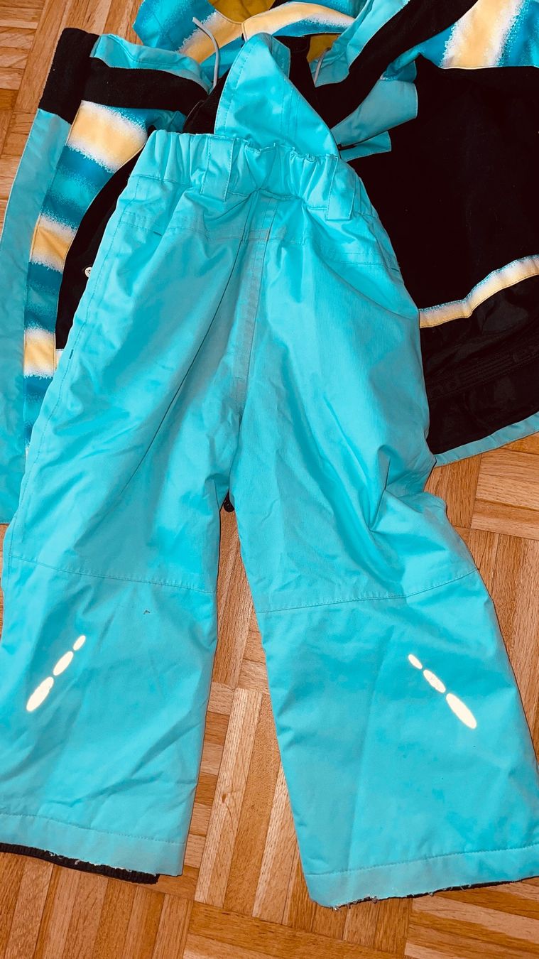 Anzüge: Skijacke, Hose gratis – Gebraucht aus Schönenbuch von  2