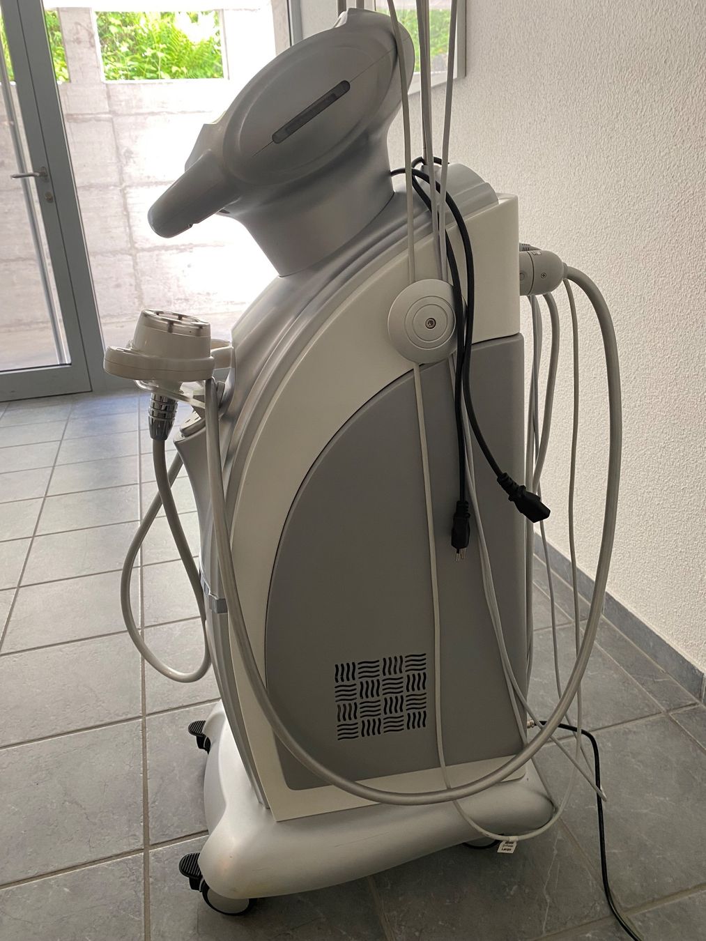 Attrezzature mediche: Powershape 3 max plus | 5in1 RF Vakuum Kavitation – Usato da Weinfelden venduto da SK2018 3