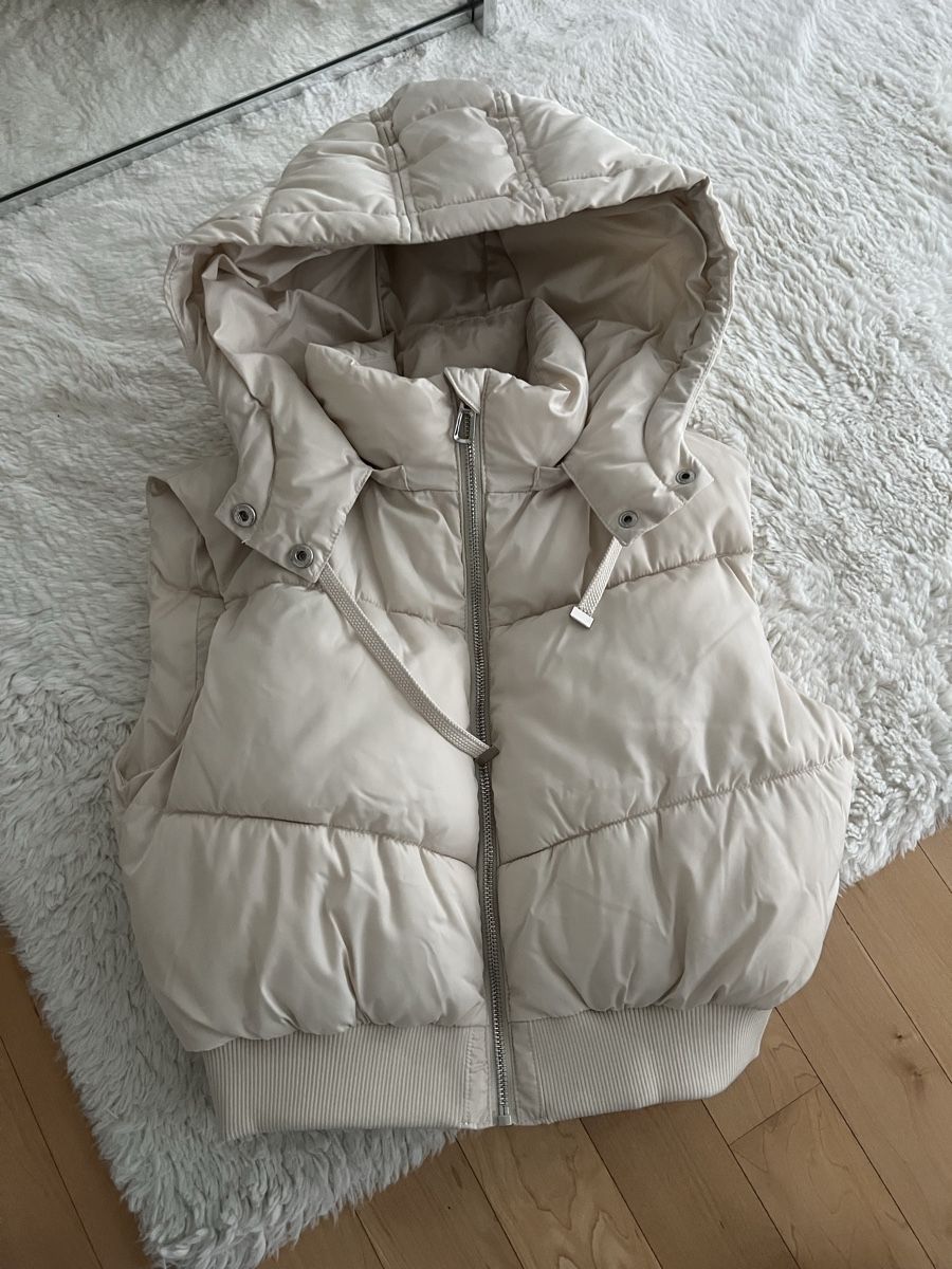 Gilet & Giacche senza maniche: Puffer Weste in creme – Nuovo (secondo la descrizione) da Münchwilen TG venduto da val_h9pq