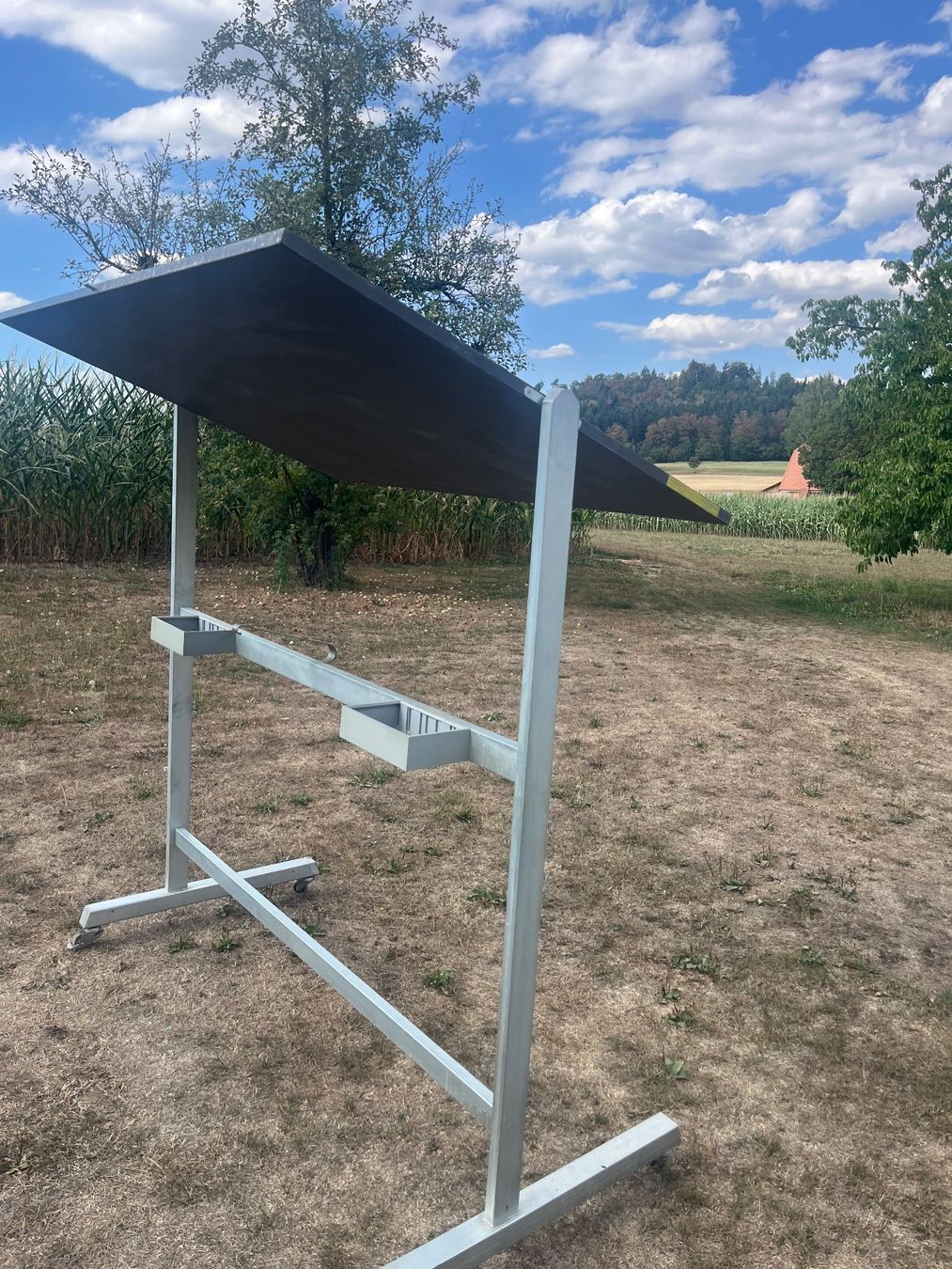 Wandtafeln: Wandtafel  auf Ständer mit 4 Rollen – Gebraucht aus Allmendingen b. BE von juair 7