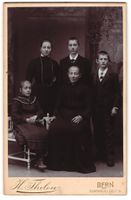 Fotografie H. Thelen, Bern, Mutter mit i