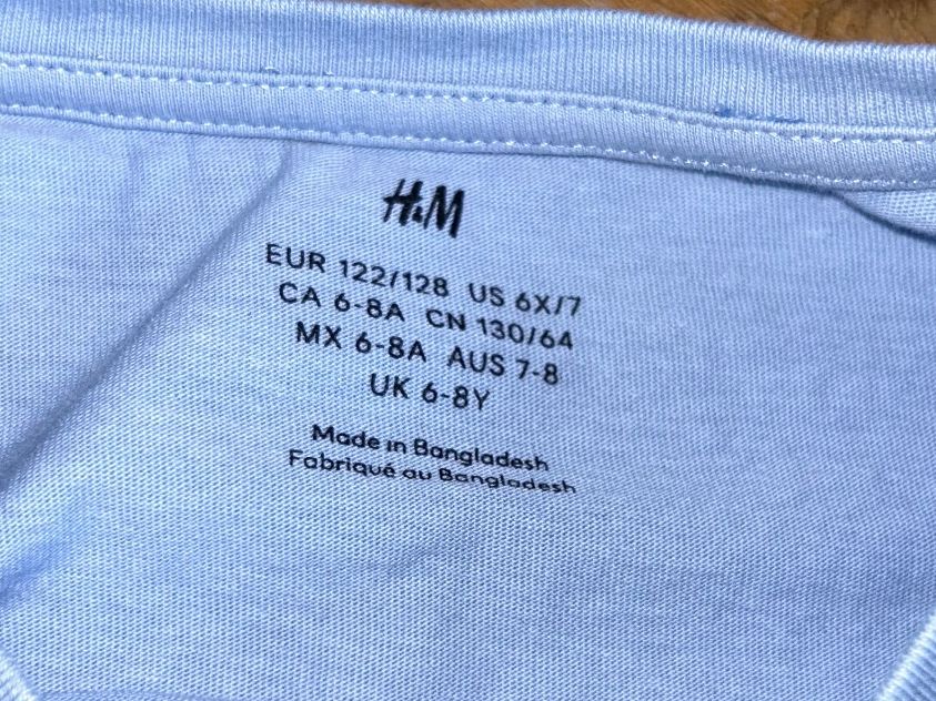 H&M Camicette, T-shirt & Top: Hellblaues T-Shirt H&M 122/128 – Usato da Safenwil venduto da 2hand_aber_wertvoll 1