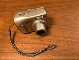 Olympus Digitalkamera FE-110 (5 Megapixel)