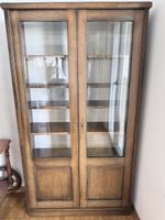 Vitrinenschrank aus Massivholz mit Glastüren – 90 × 160 × 30