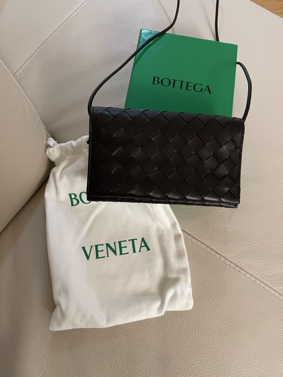 Bottega Veneta Taschen für Damen: Bottaga Veneta Pouch mit Riemen NEU – Neu und originalverpackt aus Wichtrach von Adriana222 6