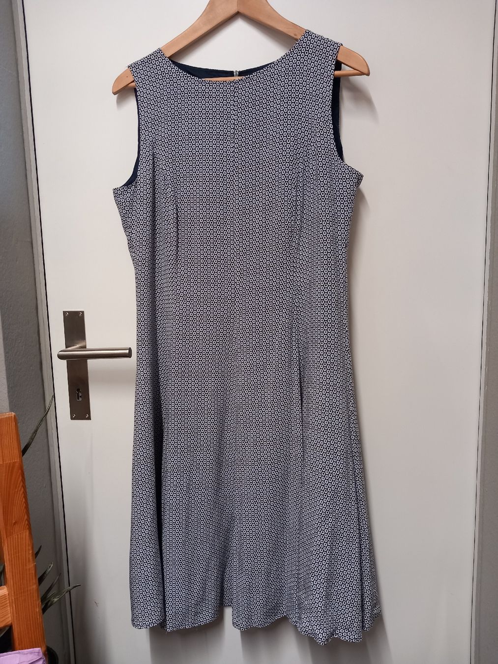 Alba Moda Vestiti: Kleid von Alba Moda Gr. 40 Viskose – Usato da Gwatt (Thun) venduto da umwelt-brocki