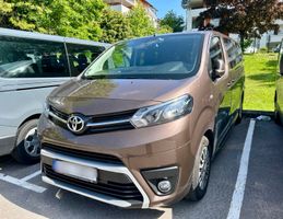 Toyota ProAce 2024 – Van 9 places à louer