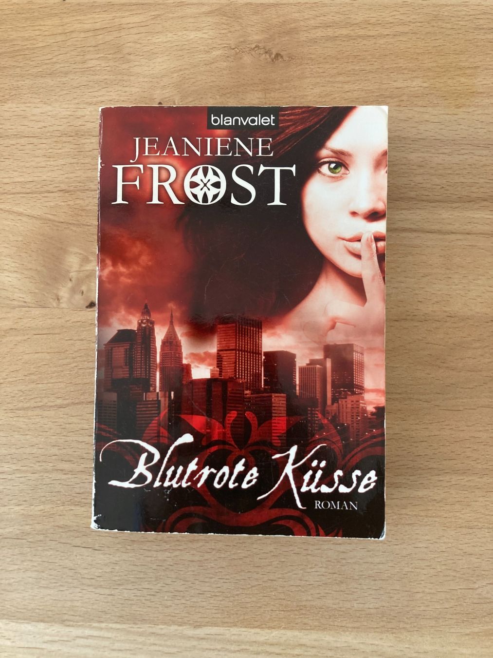 Libri: Night Huntress – Usato da valbella venduto da Rinchen64