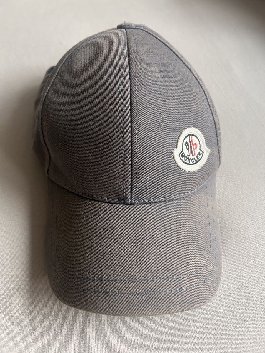Moncler Copricapi, berretti & cappellini: Moncler Mütze – Usato da Epalinges venduto da jonas_trt