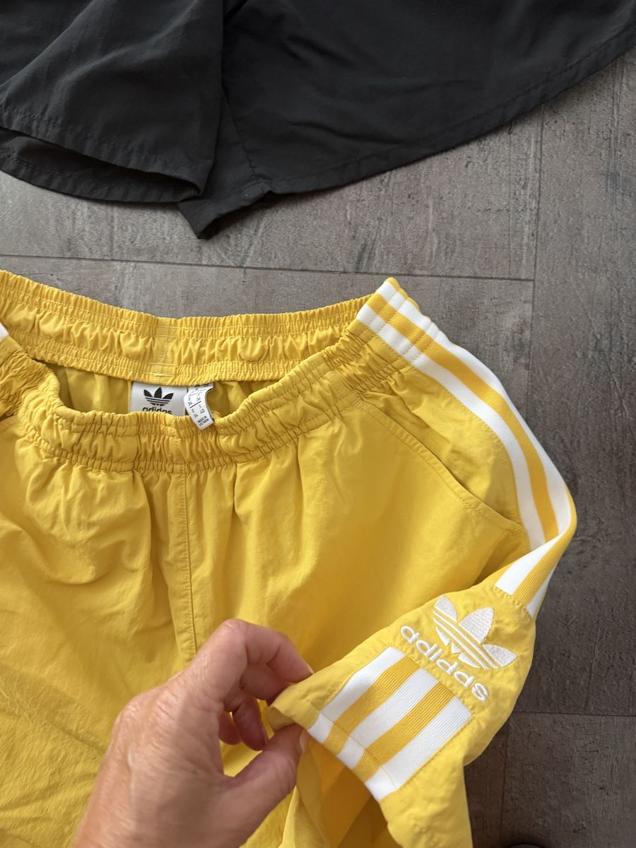 Adidas Pantaloni: Adidas Hosen – Usato da Neerach venduto da the_modern_mini 3
