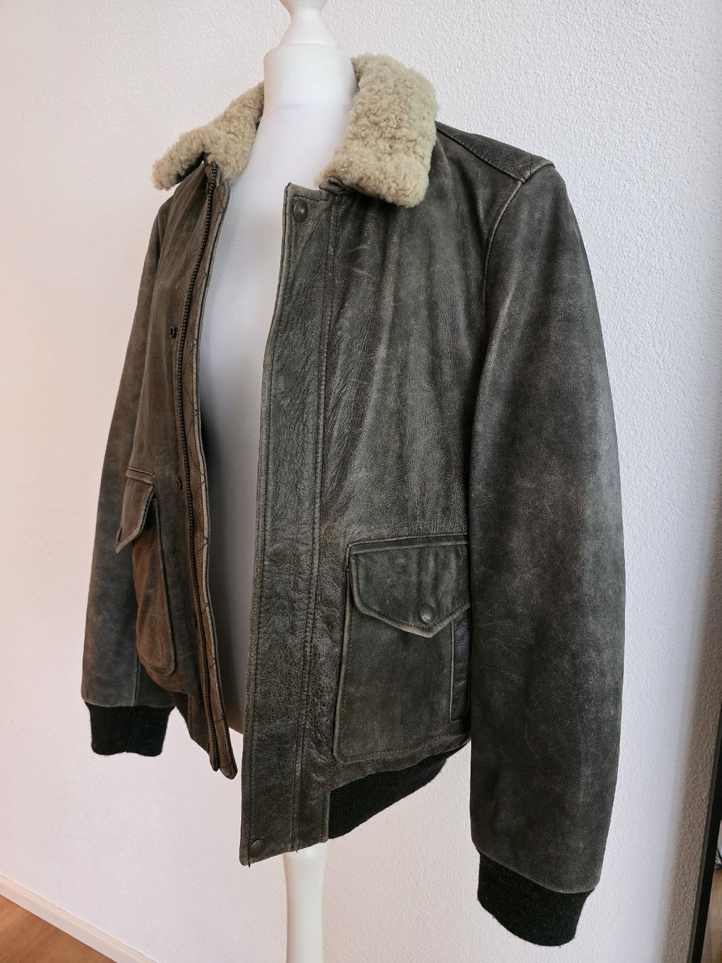 Chevignon Giacche: Chevignon Lederjacke, Vintage Look, Gr. L – Nuovo (secondo la descrizione) da Kerns venduto da d_s_obwalden