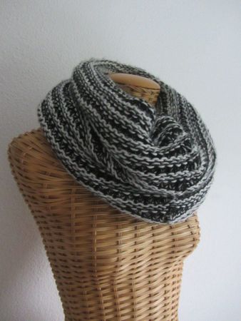 Strick Loop Schlauchschal schwarz-weiss