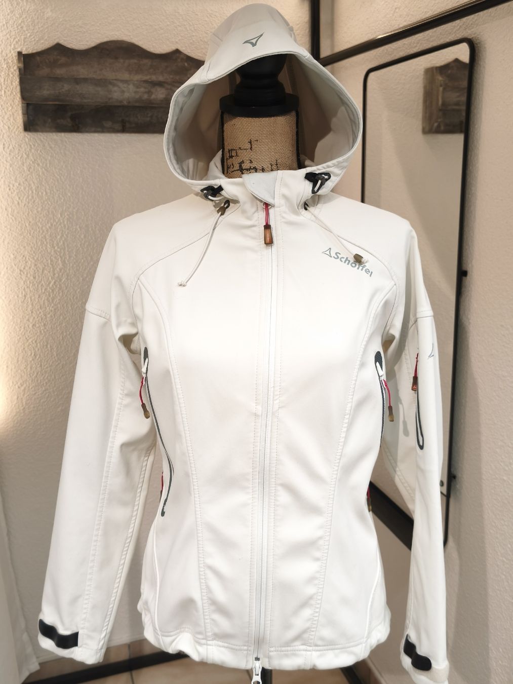 Schoeffel Jacken: Schöffel Softshell Jacke Windstopper weiss Grösse 36 – Neu (gemäss Beschreibung) aus Emmetten von SecondhandSiska