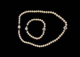 Perlenkette und Armband Set