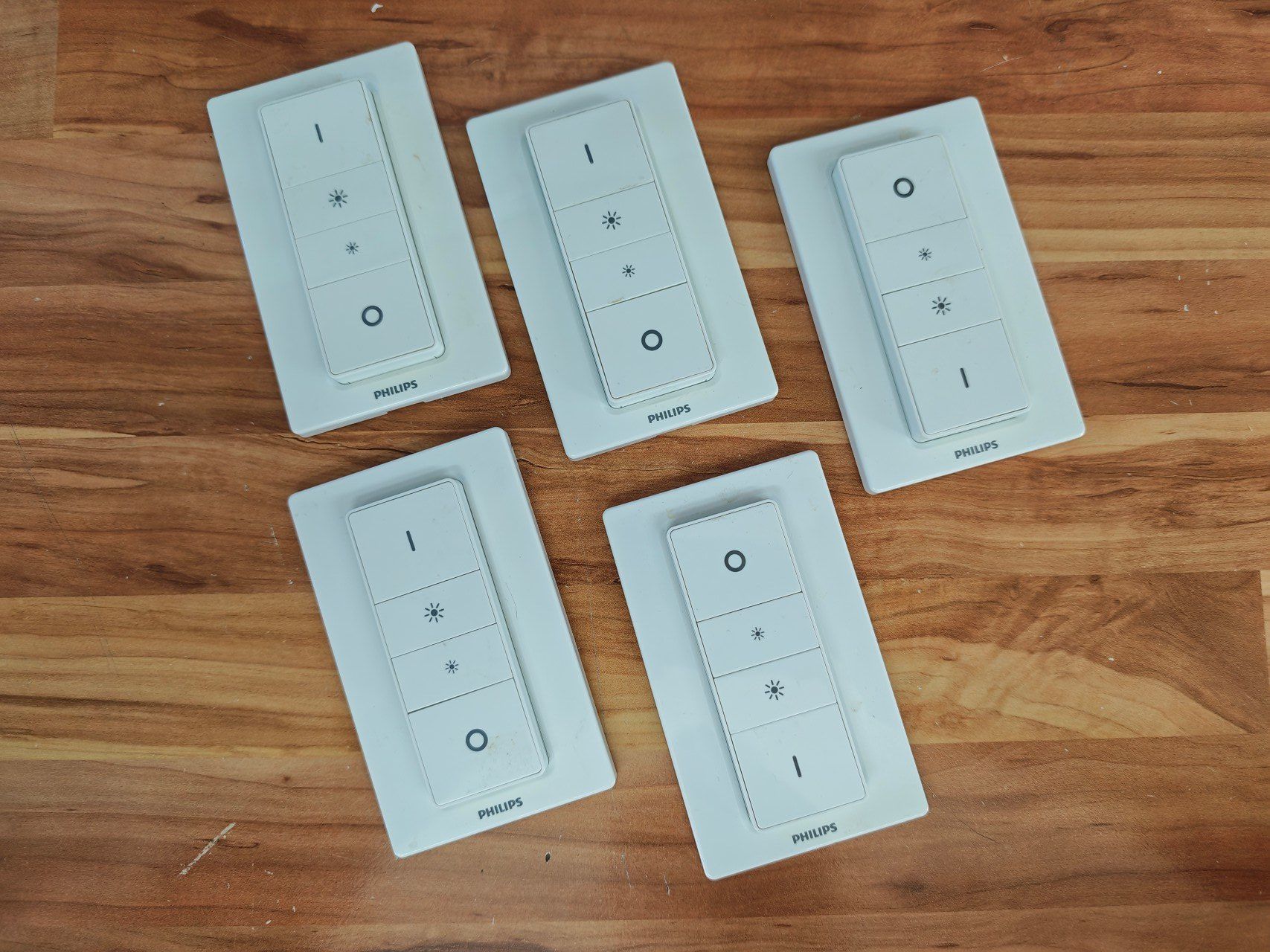 Philips Interrupteurs: Philips Hue Dimmschalter V1 kabellos – D'occasion à Bilten par Biltner