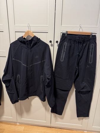 Nike Tech Trainingsanzug Schwarz Jacke & Hose