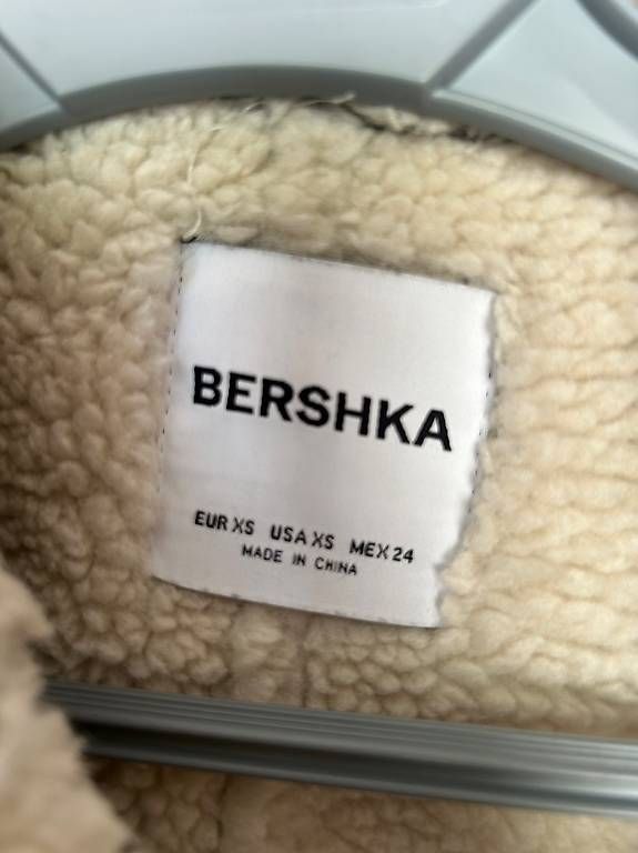 Giacche: Veste simili cuir doublée Bershka  – Usato da Corbières venduto da mel_yq25 1