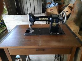 Antike Nähmaschine Bernina
