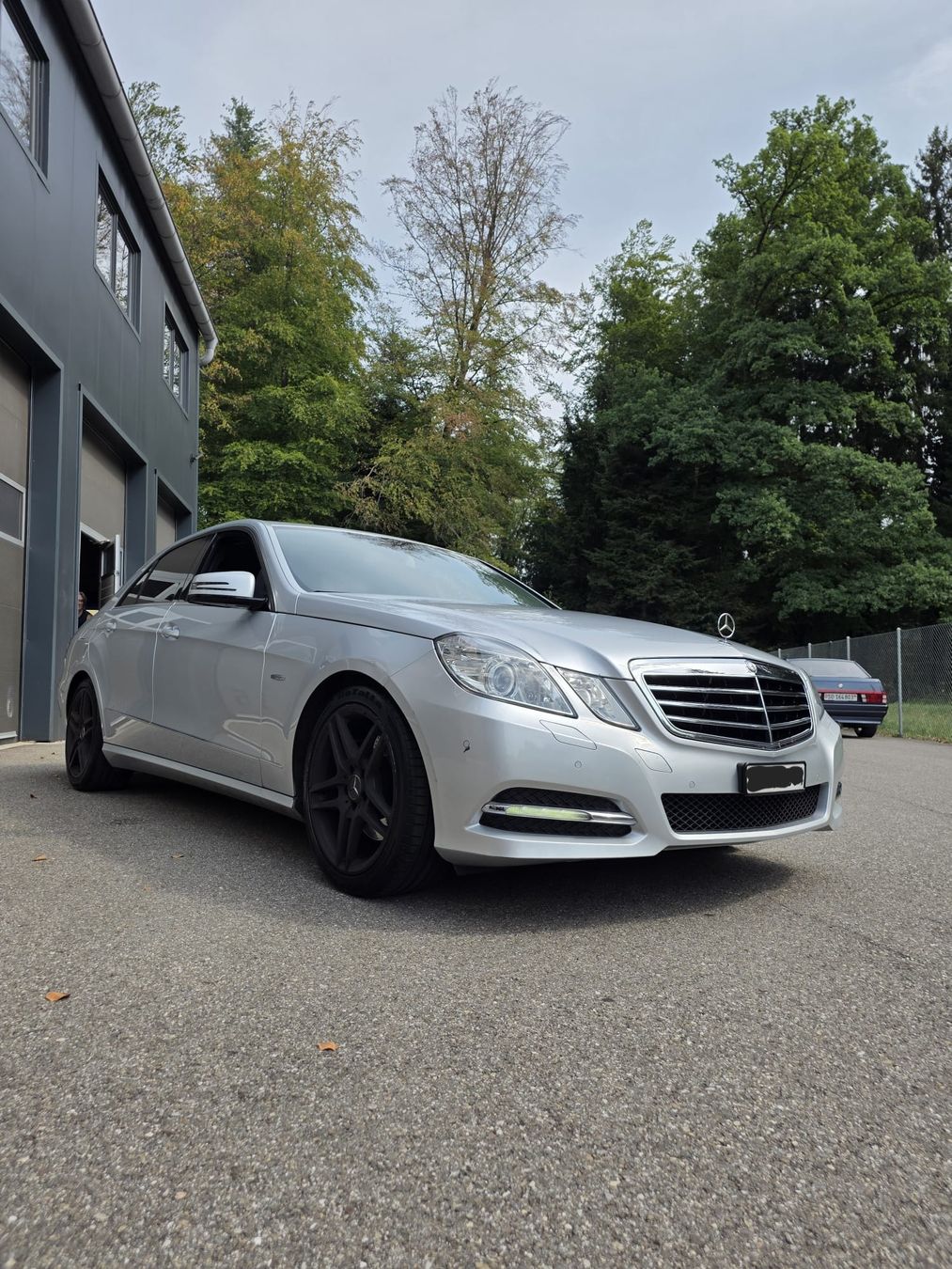 Mercedes-Benz Autos: Zu Verkaufen Mercedes E 200 CGI 2011  – Gebraucht aus Lupsingen von Majstor33