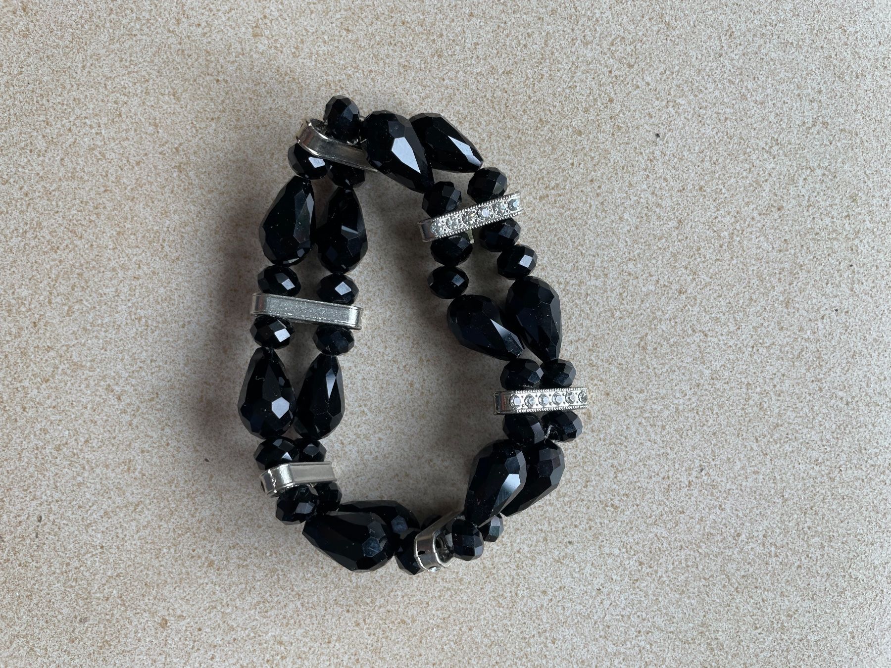 Bracciali & Braccialetti: Bracelet fantaisie noir – Usato da Nyon venduto da Alex017