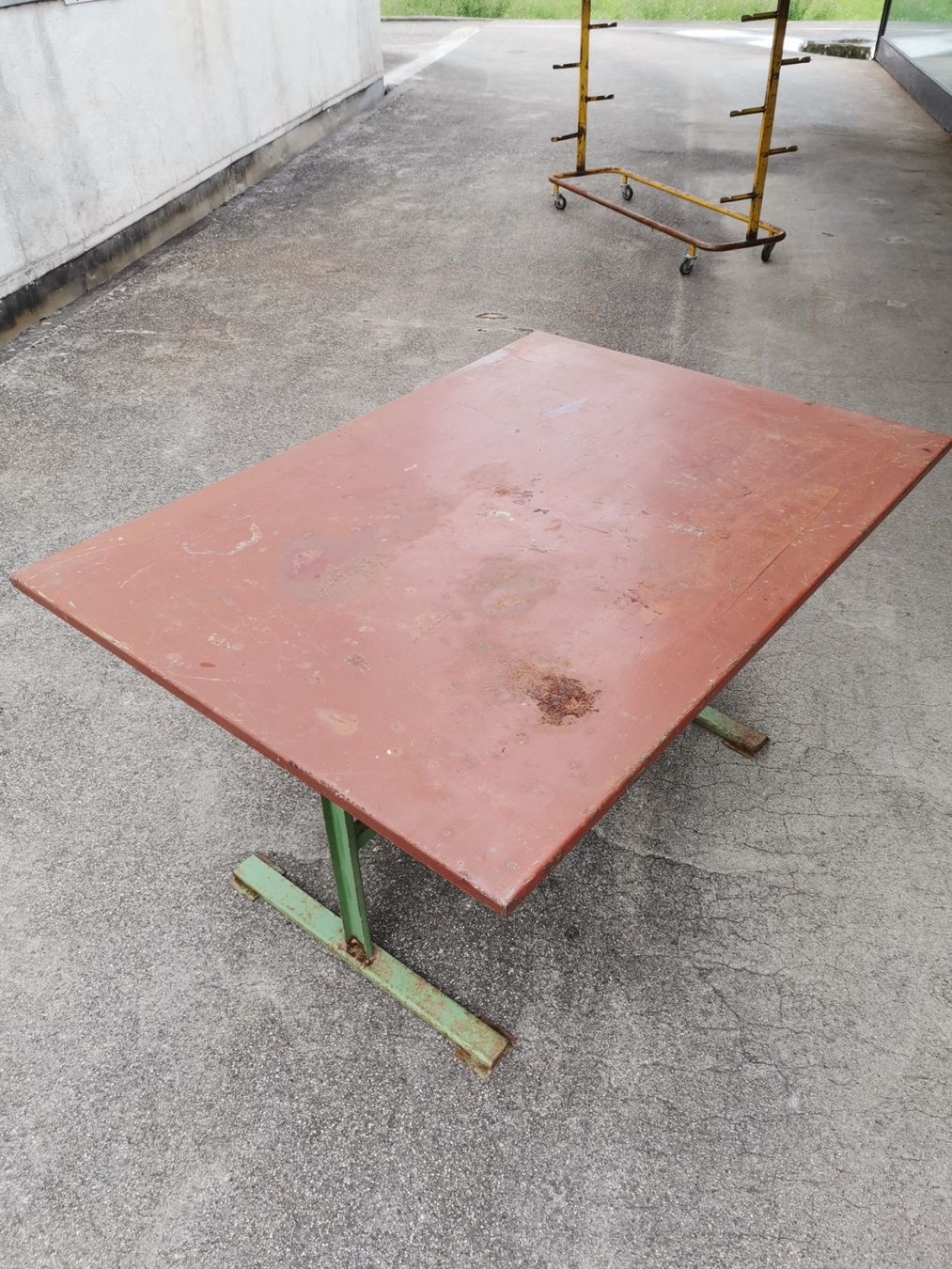 Tavoli: Vintage Gartentisch, Metallgartentisch, Tisch, Eisentisch – Usato da Wiedlisbach venduto da Kreislaufmaterial 2