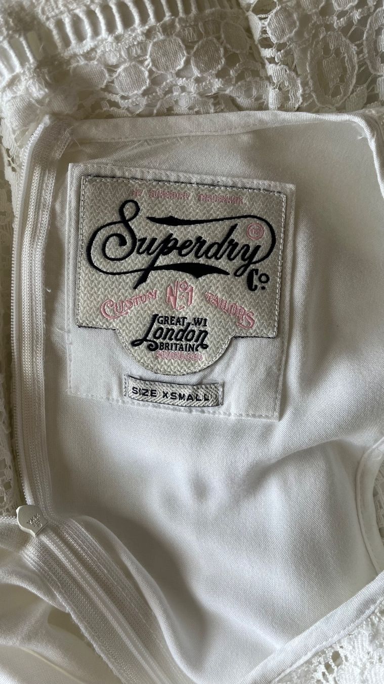 Superdry Kleider: Superdry Kleid mit Spitzendetails – Gebraucht aus Küsnacht ZH von Floor1an 4