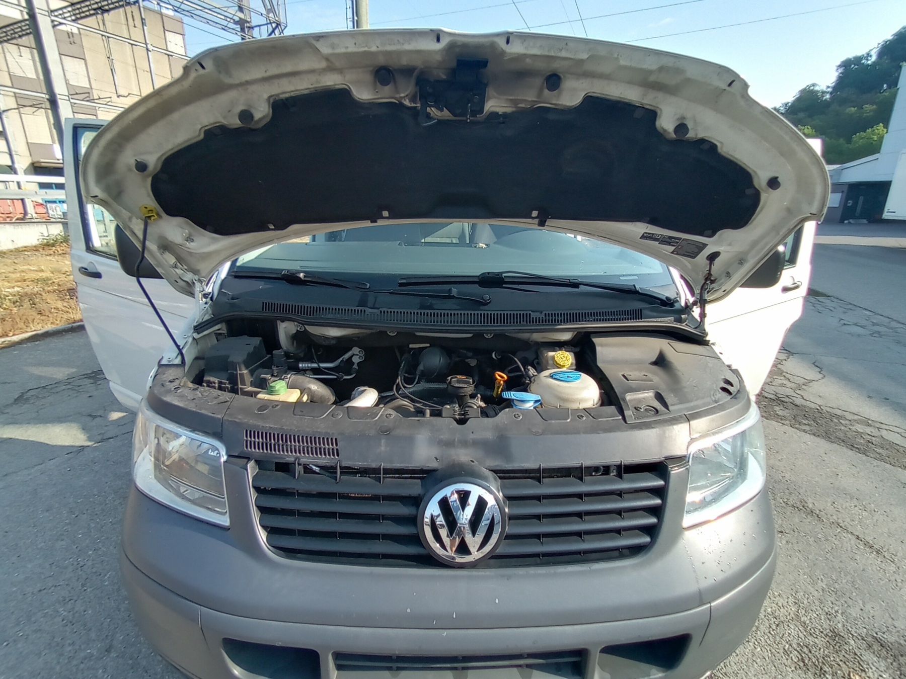 VW Veicoli commerciali: VW T5 (Langversion)–Zuverlässiger Allrounder&Camperbasis – Usato da Basel venduto da RueschMotorColl 6