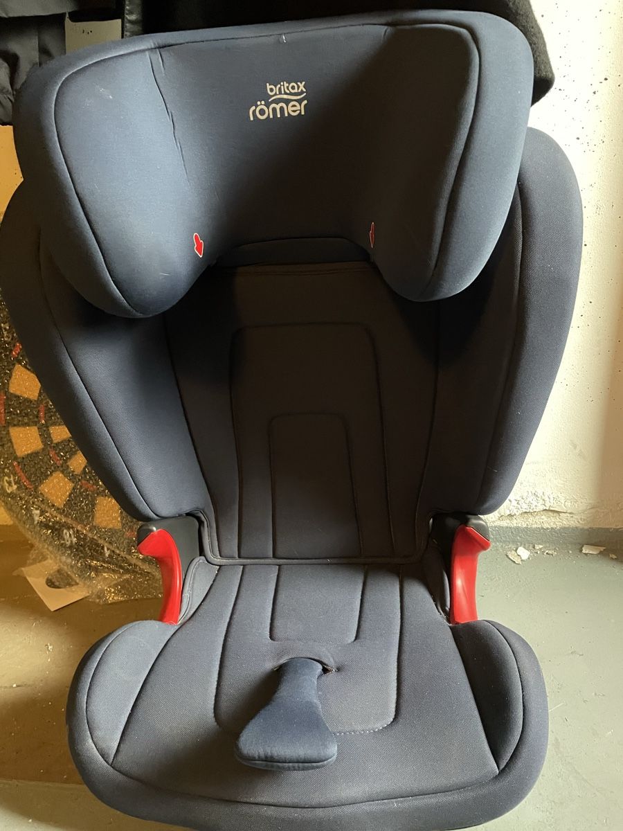 Britax Römer Sièges auto: Kinderautositz  – D'occasion à Brugg AG par Stony64