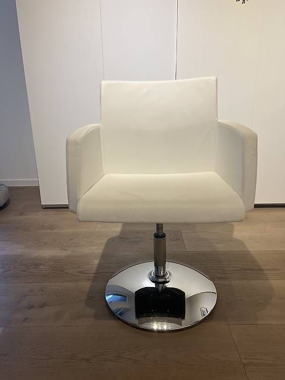 Chaises: Sedia in eco pelle girevole – D'occasion à Lugano par fed_f6zt 1