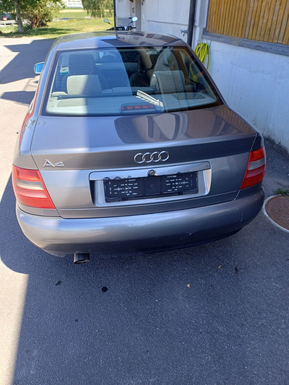 Audi Autos: AUDI A4 – Defekt aus Sempach Station von Sachs77 2