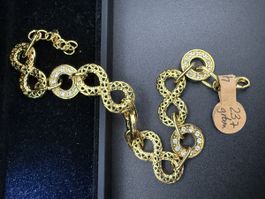 Goldfarbenes Armband aus Stahl