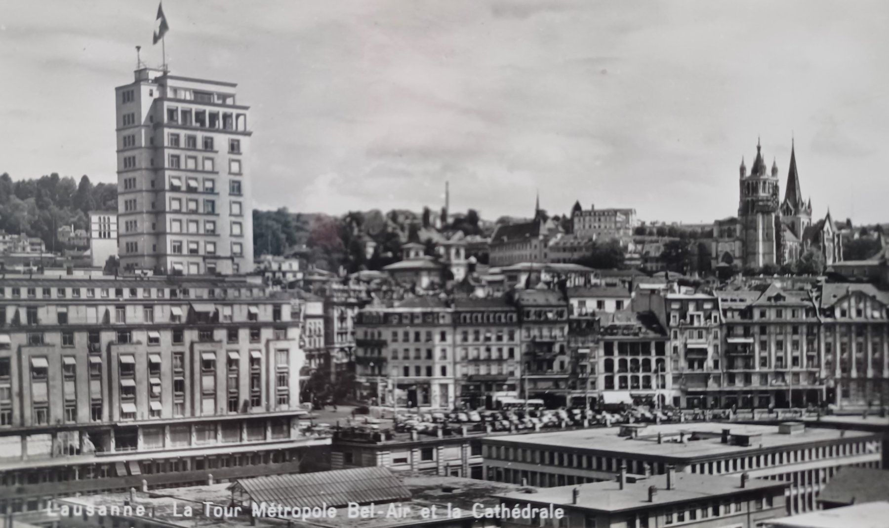 Cartoline postali: VD, Lausanne, La Tour Métropole, Oldtimer – Usato da Aarau Rohr venduto da mgvw