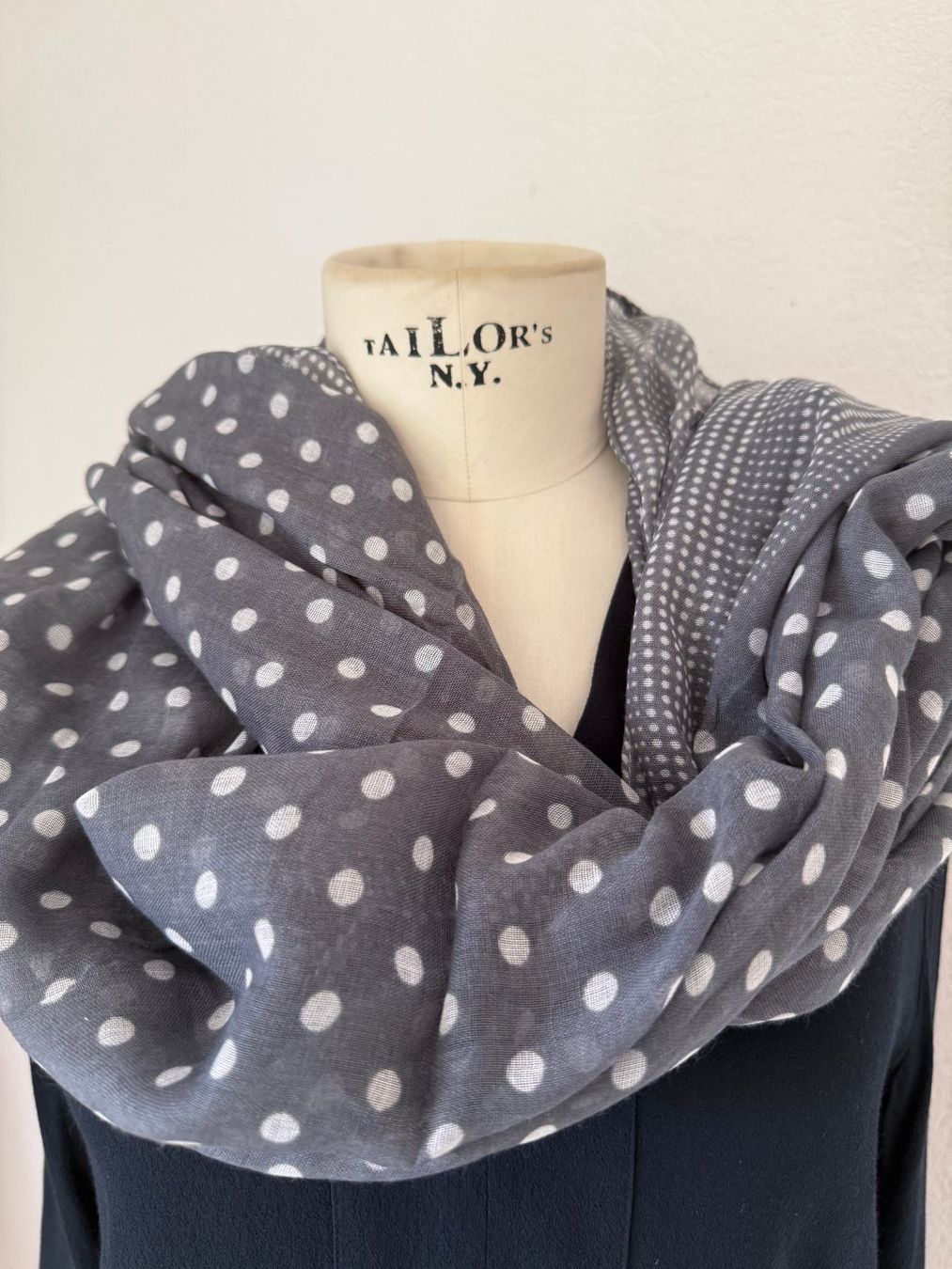 Foulard & Sciarpe: Neuware Schal 100 % Viskose 190 x 90 cm – Nuovo e nell'imballaggio originale da Kirchdorf AG venduto da coco123