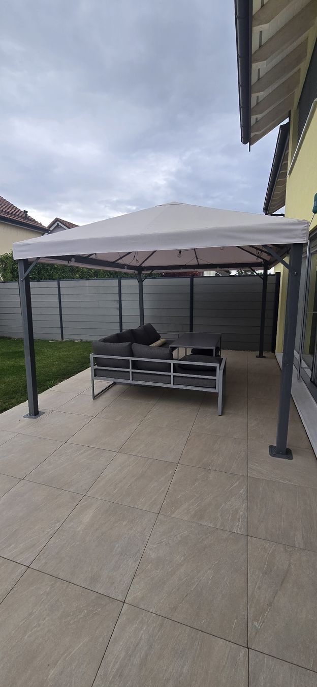 Tende & Padiglioni: tente de jardin 4x3 – Usato da Vuarrens venduto da ptitereine
