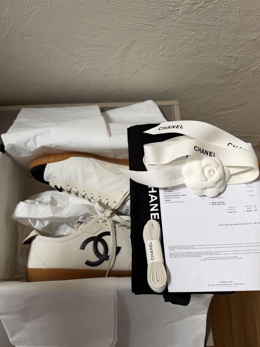 Chanel Scarpe da donna: Chanel White Trainers – Nuovo (secondo la descrizione) da Martigny venduto da Fashion_Mania 8