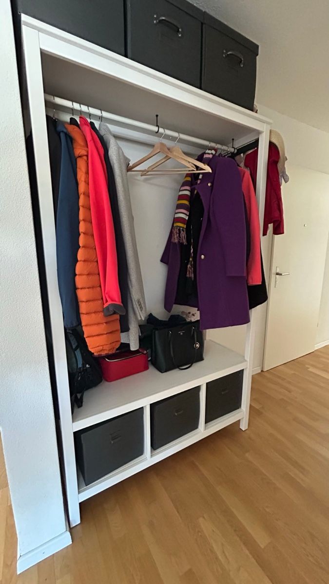 Ikea Porte manteau: Garderobe Weiss  – D'occasion à Spiegel b. Bern par planetdrifter