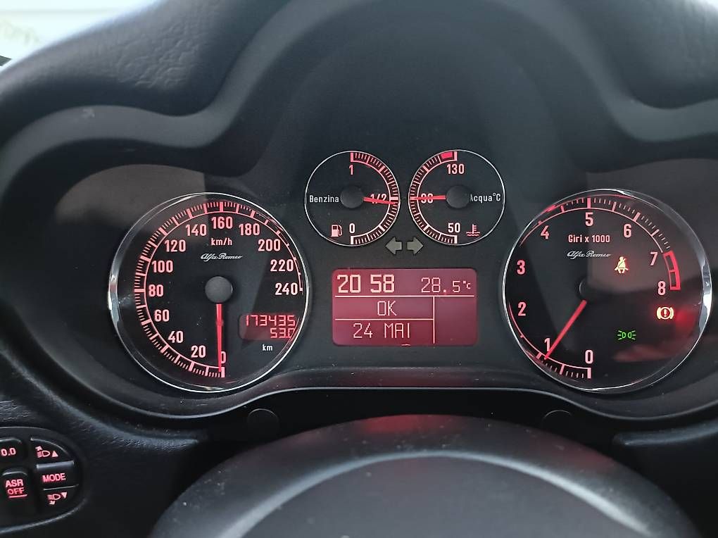 Alfa Romeo Autos: Alfa Romeo 147 2.0 TS TI – D'occasion à Crissier par mir_d8hy 3