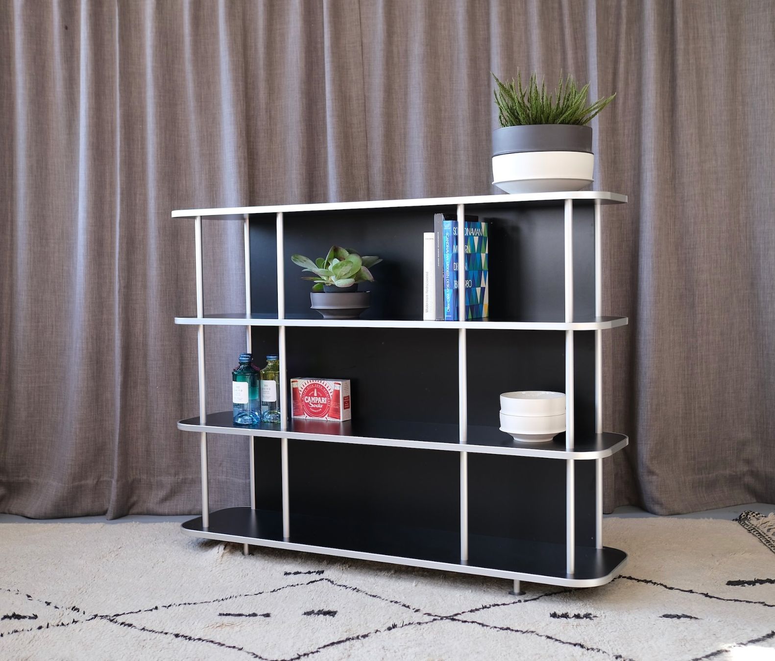 Wogg Scaffali: WOGG 18 Classicboard Sideboard – Usato da Bern venduto da Zmodern_CON 2