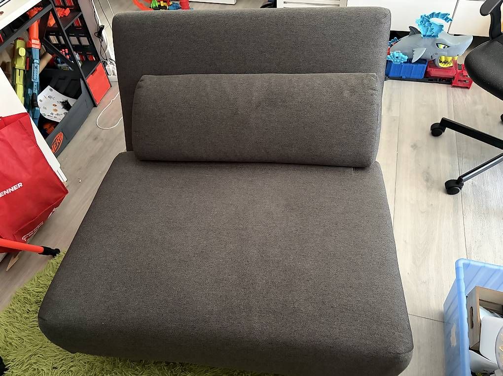 Sofas: Kleines Sofa mit Liegefunktion – Gebraucht aus Buttwil von taenchen80 1