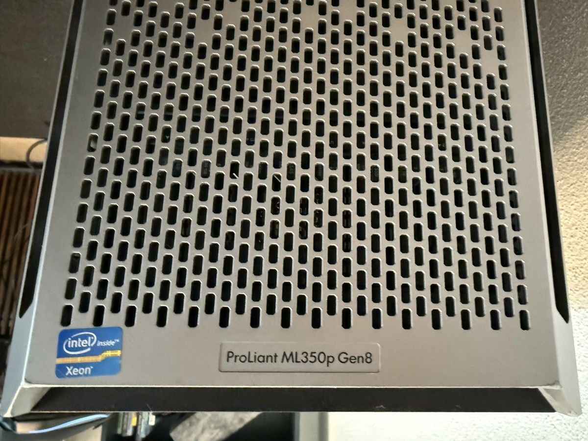 Hewlett Packard Server: HP ProLiant ML350p Gen8 – Tower Server – Gebraucht aus Thürnen von opticalhd5 3
