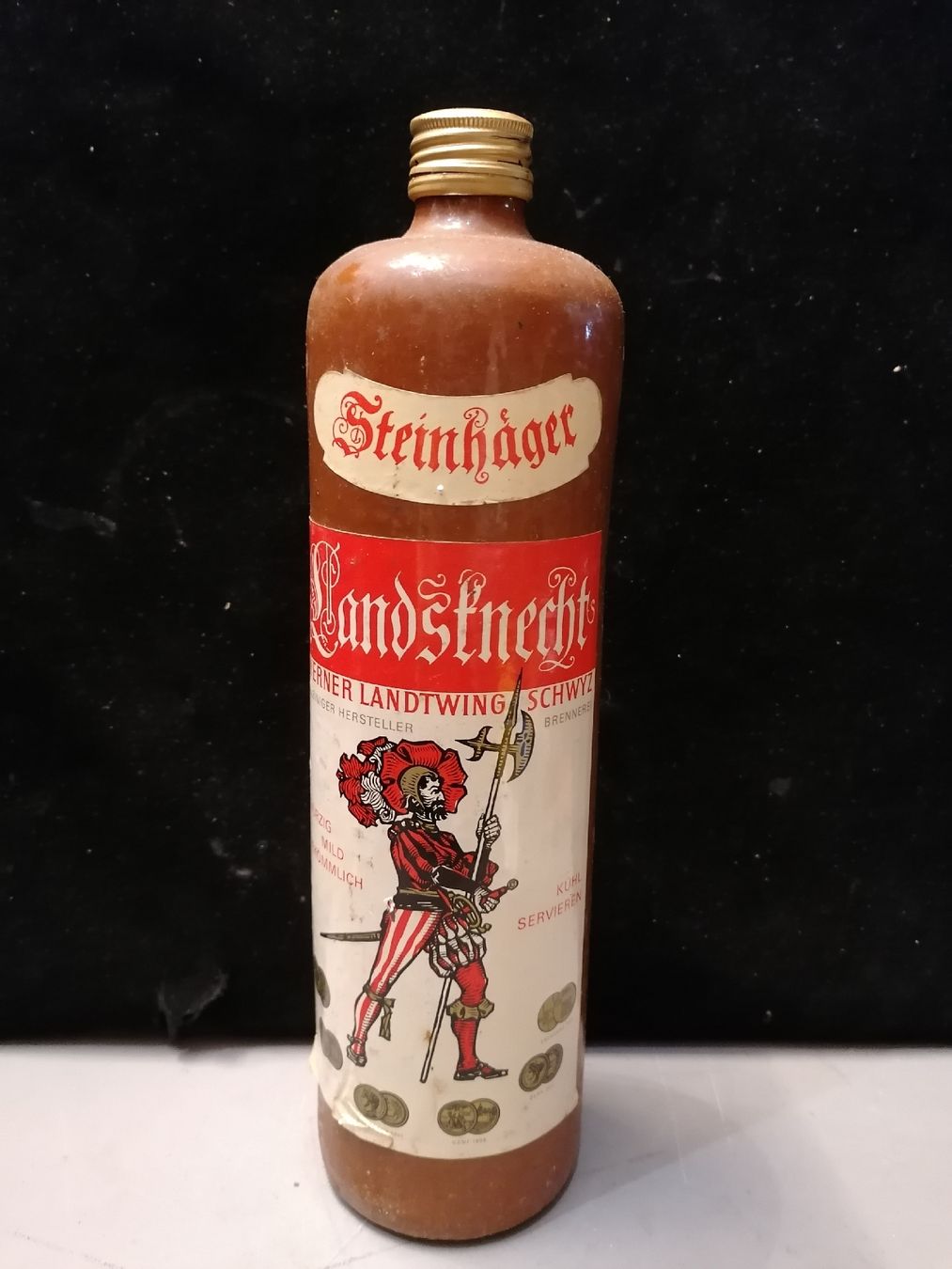 Spiritueux: Bouteille ancienne en grès "Landsknecht" – D'occasion à Genève par Leboucheoreilles