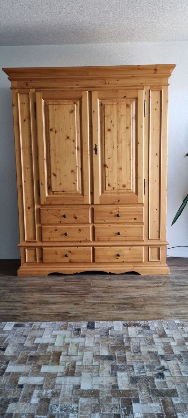 Armoires: Bauernschrank (Top Tip) – D'occasion à Uettligen par 70Roma